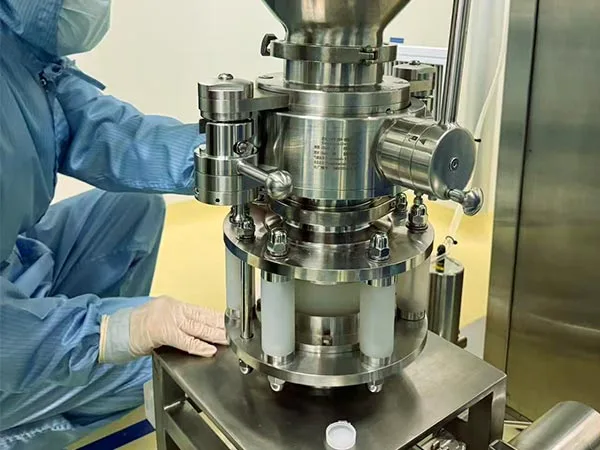 Le valvole a farfalla divise ad alto contenimento consentono il trasferimento della polvere a livello di nanogrammi